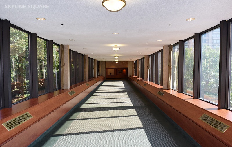 Bridge from North tower to lobby